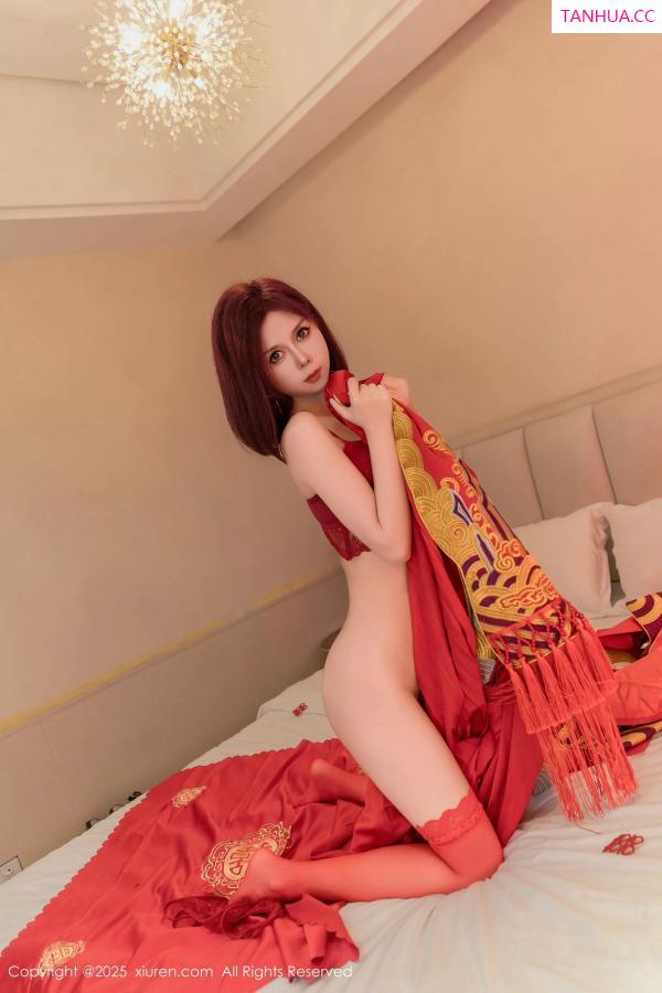   [XiuRen]高清写真图 2025.03.11 No.9995 白芷yy 丝袜美腿第3张图片